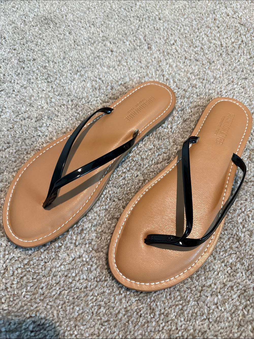 Women’s Tan Footbed Black Strap Flip Flop Sandals